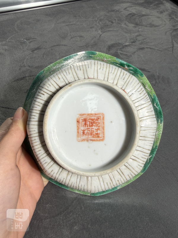 清晚期粉彩白菜纹八方碗 - 图5